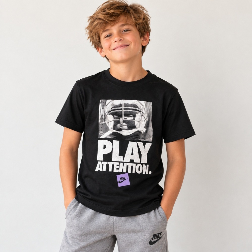 Nike Kids Training T Shirt M Black Play Attention Graphic MSRP $25 Sporty Tee